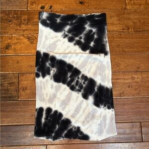Red haute Chic Black and White Tie-Dye Pencil Skirt S
